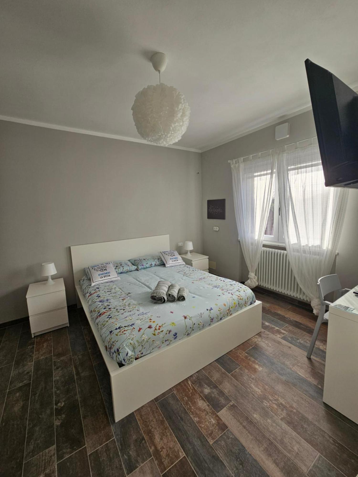 Onde Te Ve? Apartment La Spezia Bagian luar foto