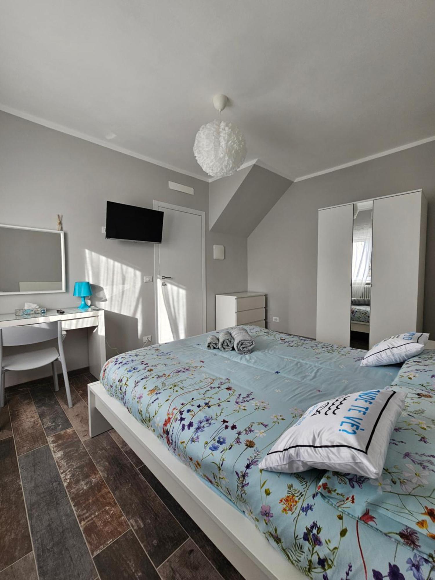 Onde Te Ve? Apartment La Spezia Bagian luar foto