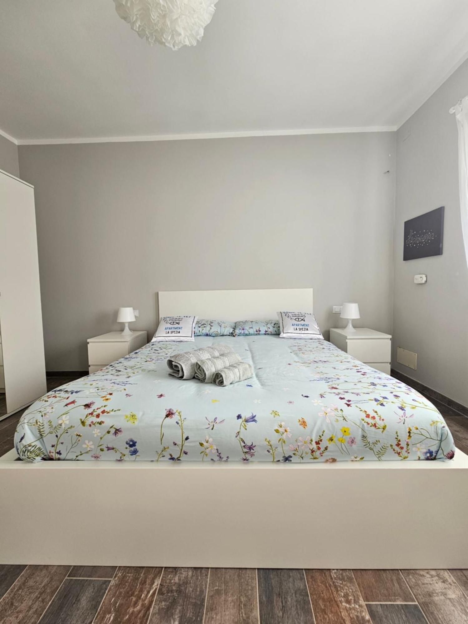 Onde Te Ve? Apartment La Spezia Bagian luar foto